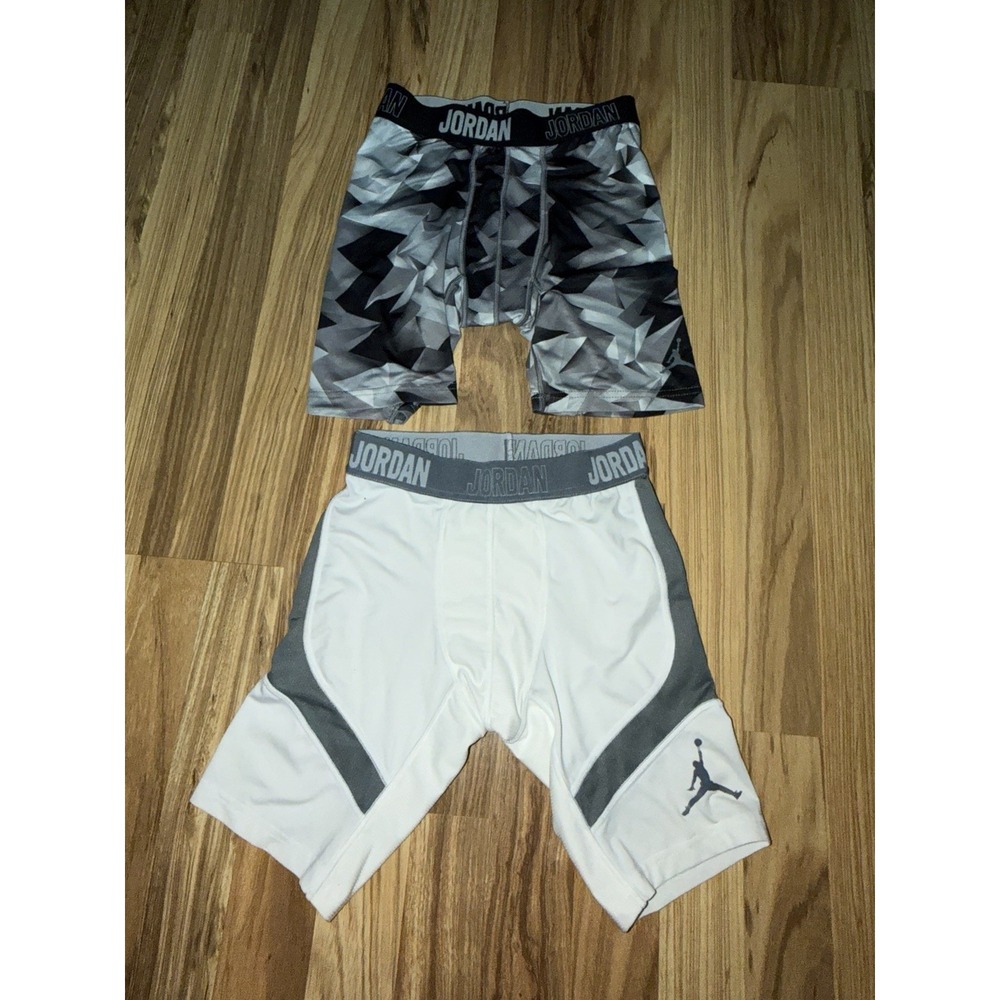 Jordan Boys Compression Shorts Sz M Medium 10/12 White Black Gray Lot